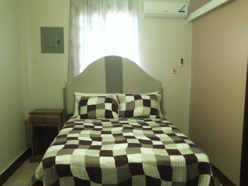 Hotel Tropik Leadonna Монтего-Бей Номер фото